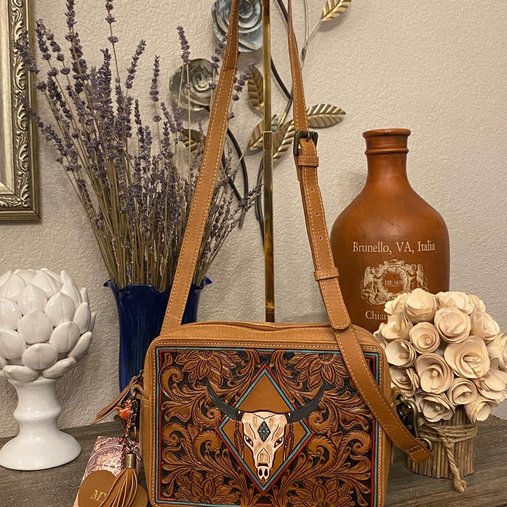 NWT Myra Bag AGE OF THE STEER SMALL HAND-TOOLED BAG